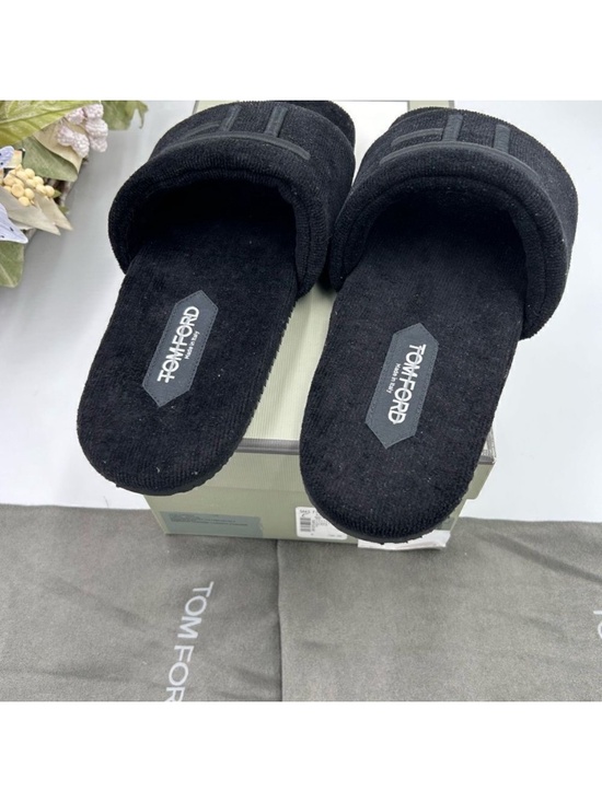 Men’s Tom Ford velvet slipper. Size 8. Made in Italy. main image 5